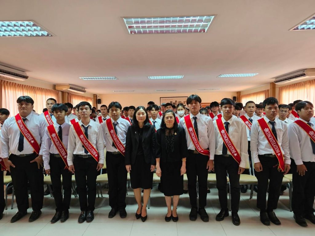 พิธีมอบสายสะพาย/บูมอำลารุ่นให้กับนักเรียน นักศึกษา ปวช.3 และ ปวส.2